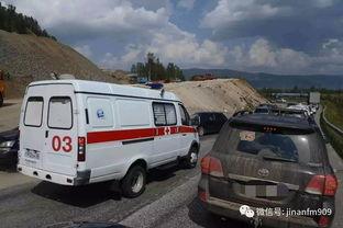 中国给救护车让路视频,中国城市交通默契让行救护车，温情瞬间传递生命至上理念