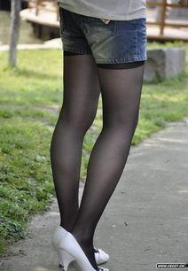 动漫美女丝袜踩踏撸管